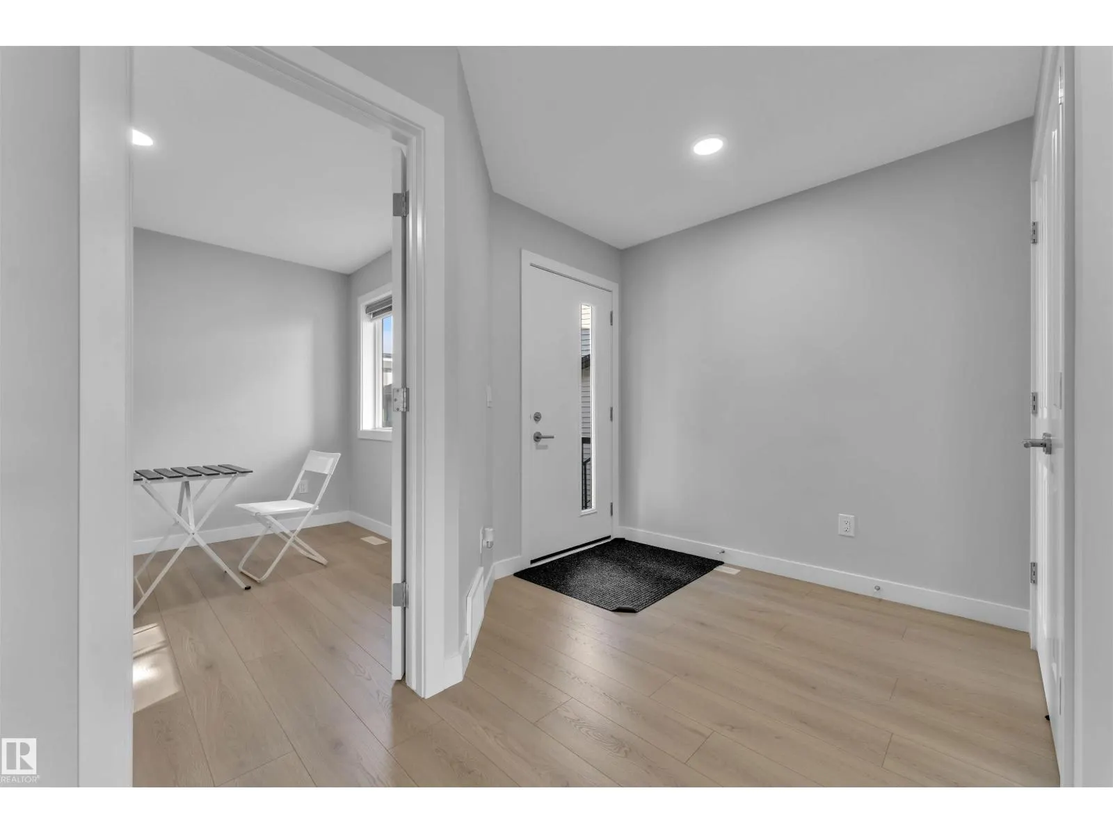 407 30 AV NW