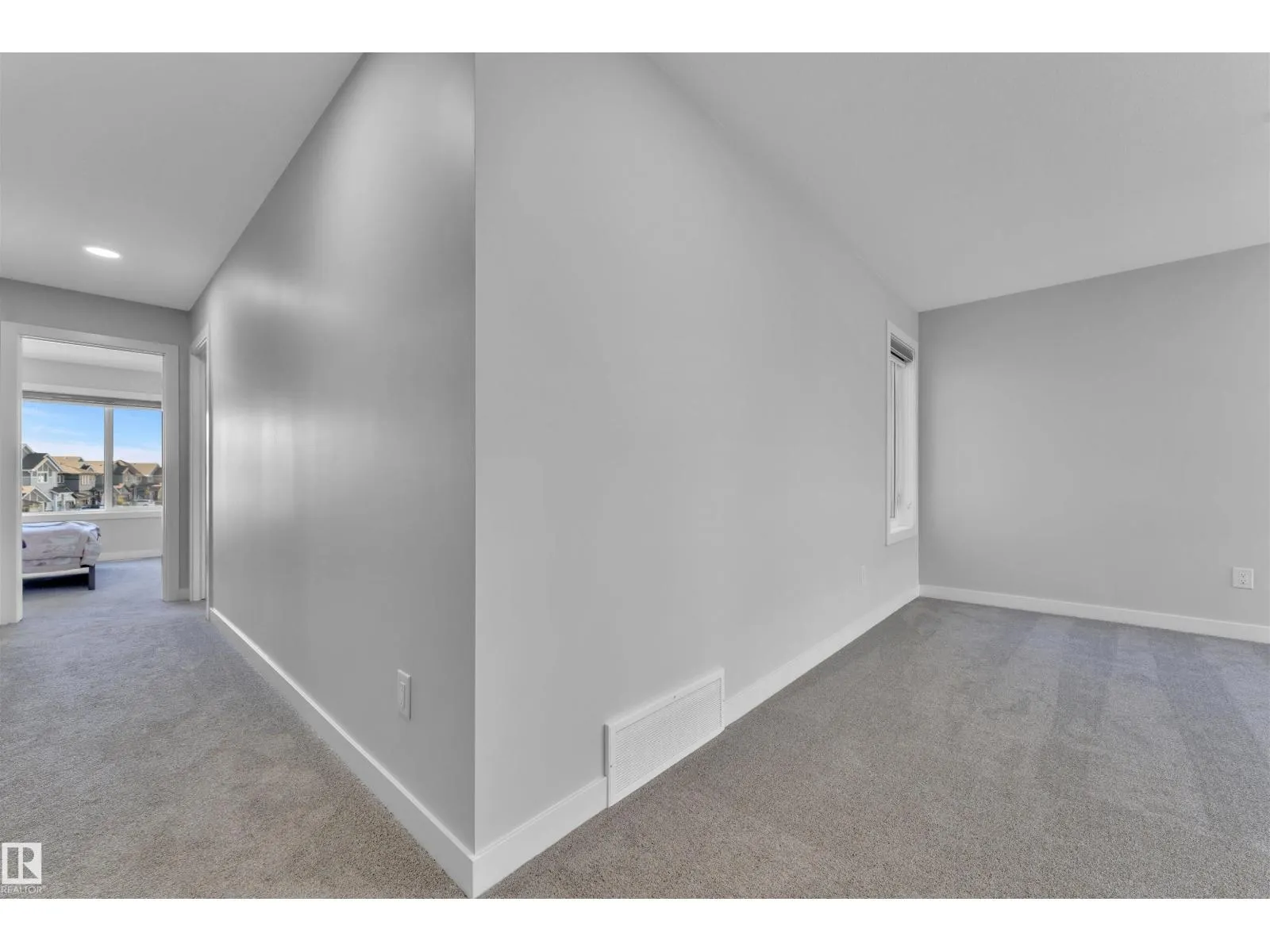 407 30 AV NW
