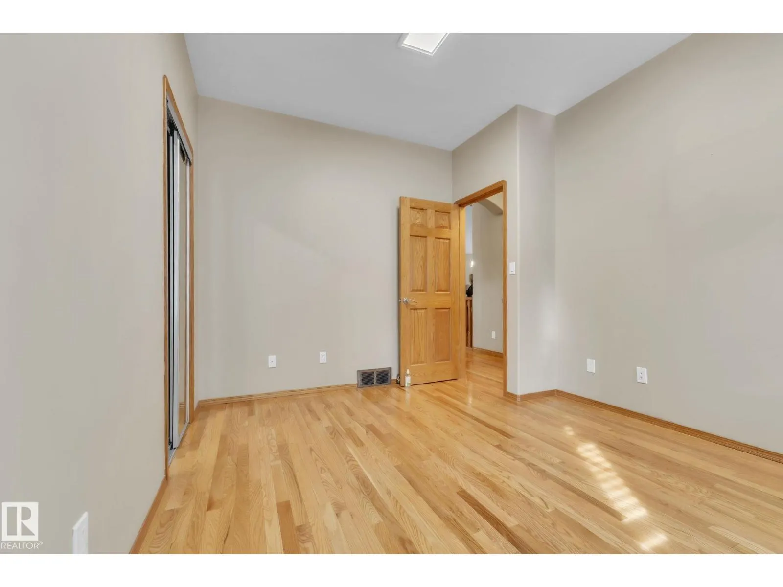 1217 SUMMERSIDE DR SW