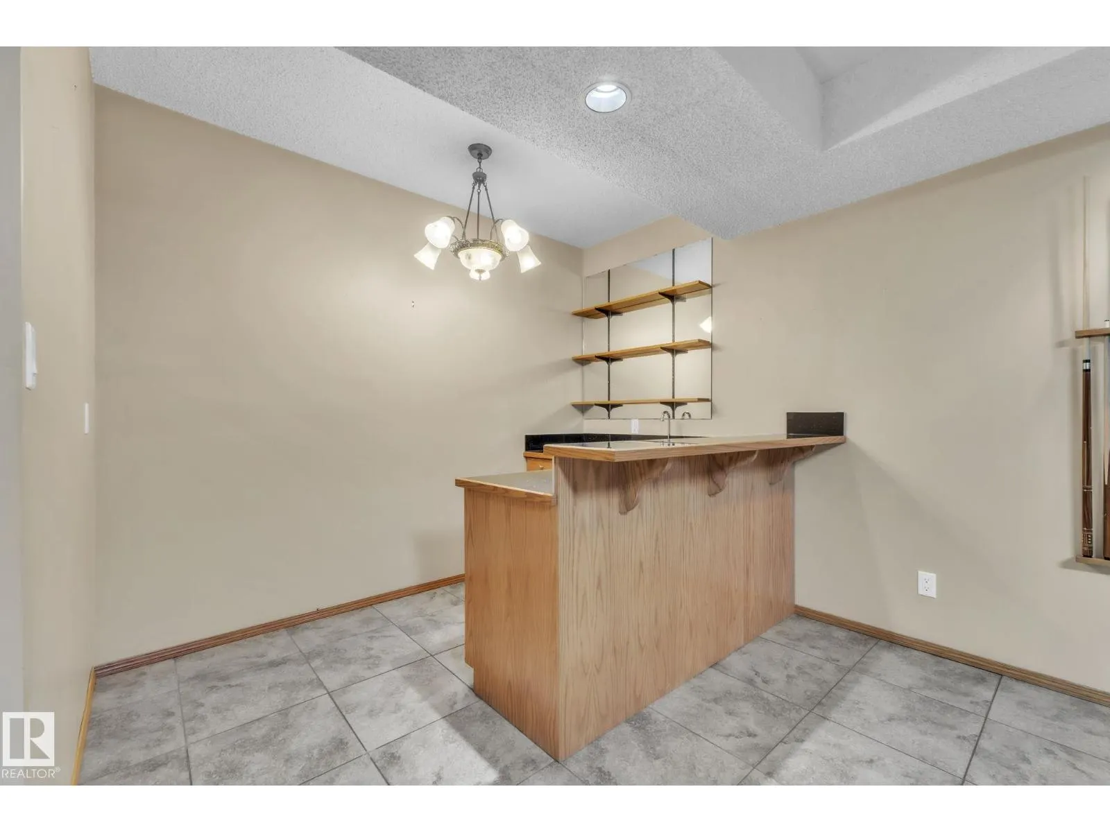 1217 SUMMERSIDE DR SW
