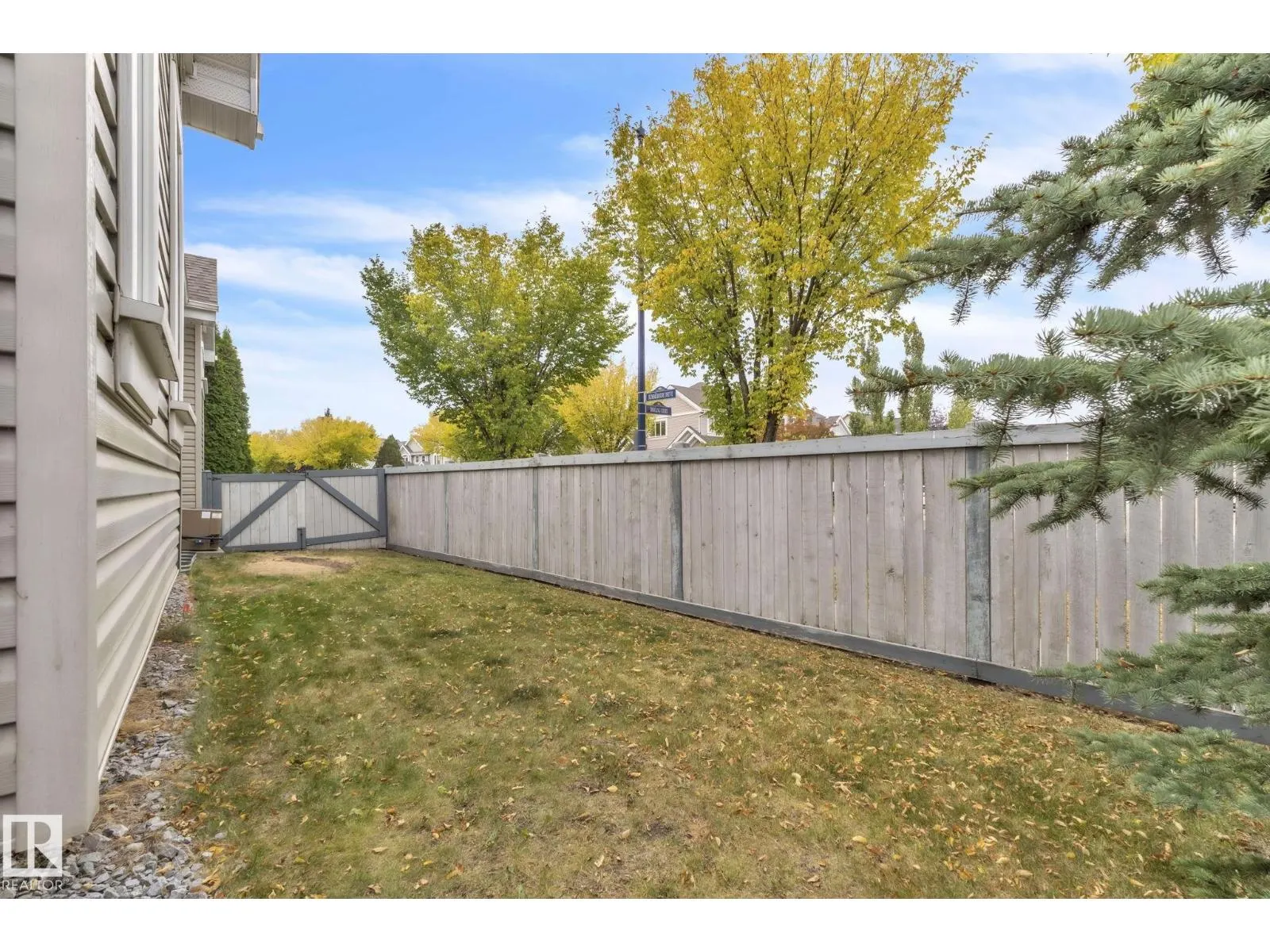 1217 SUMMERSIDE DR SW