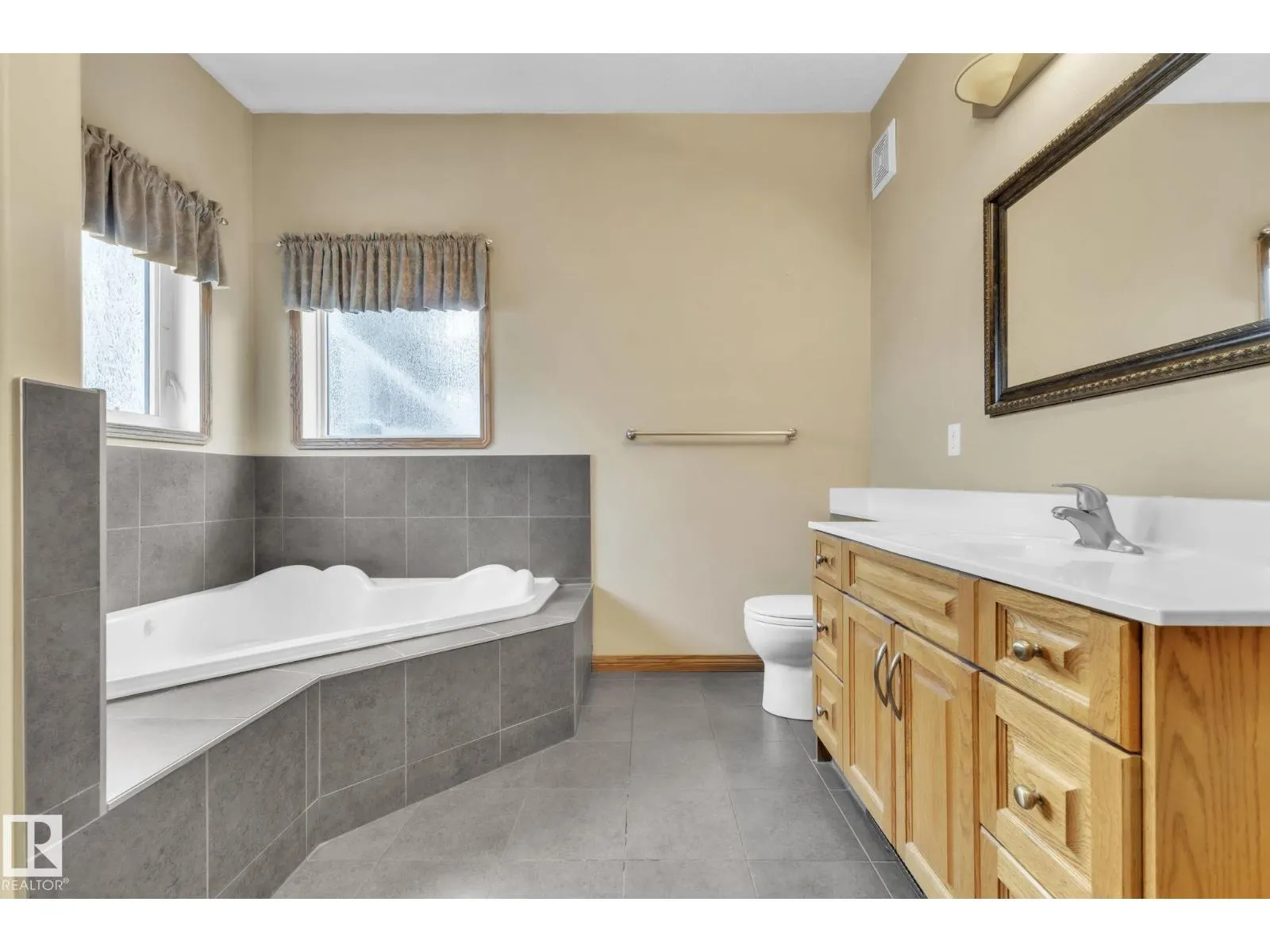1217 SUMMERSIDE DR SW