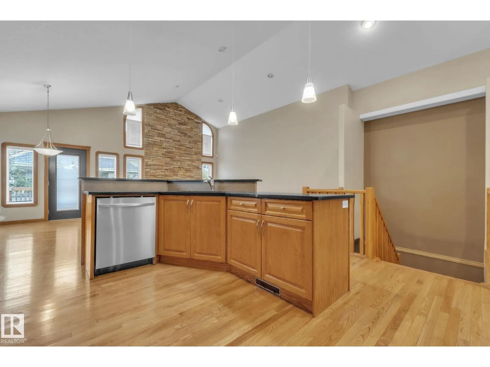1217 SUMMERSIDE DR SW
