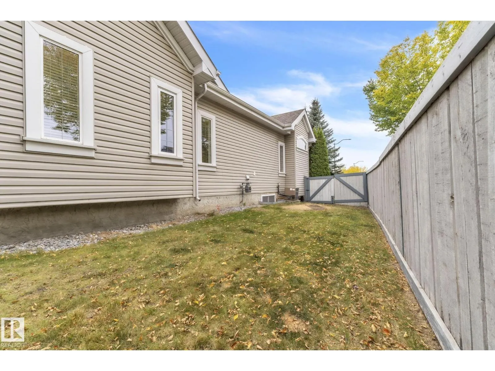 1217 SUMMERSIDE DR SW