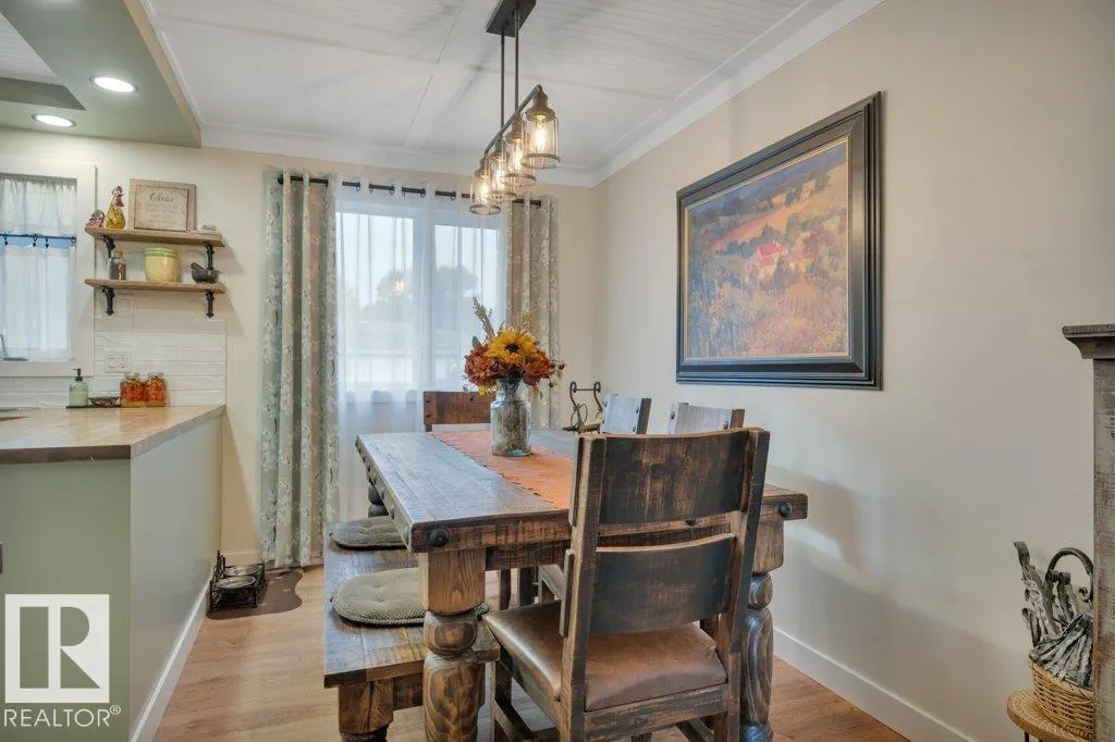 62 CORINTHIA DR