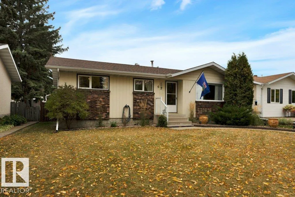 62 CORINTHIA DR
