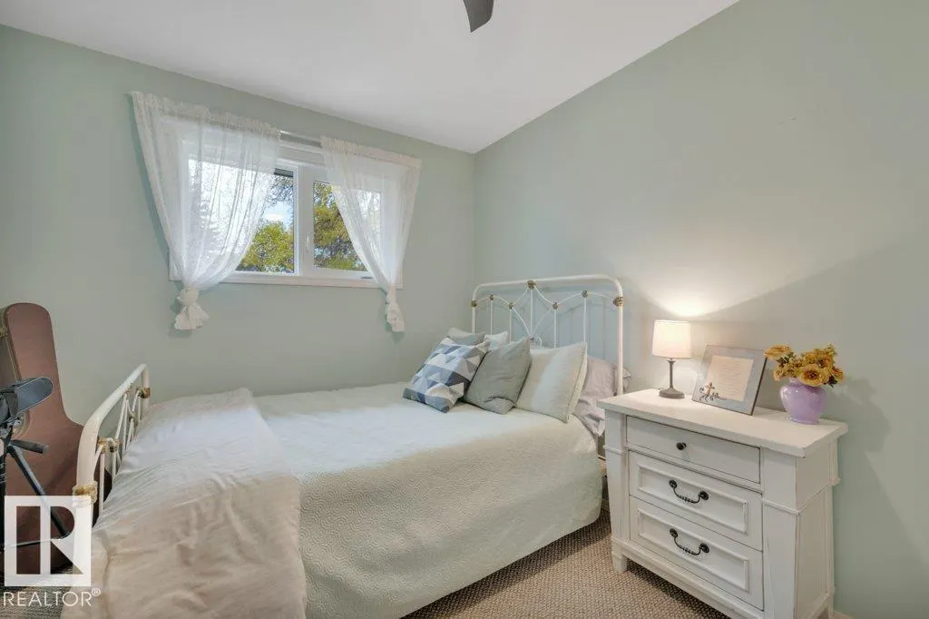 62 CORINTHIA DR