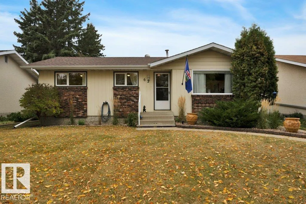 62 CORINTHIA DR