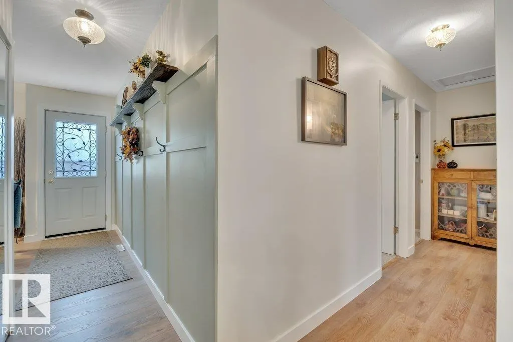 62 CORINTHIA DR