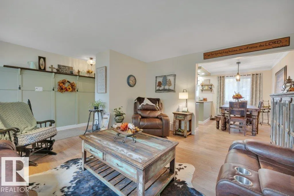 62 CORINTHIA DR