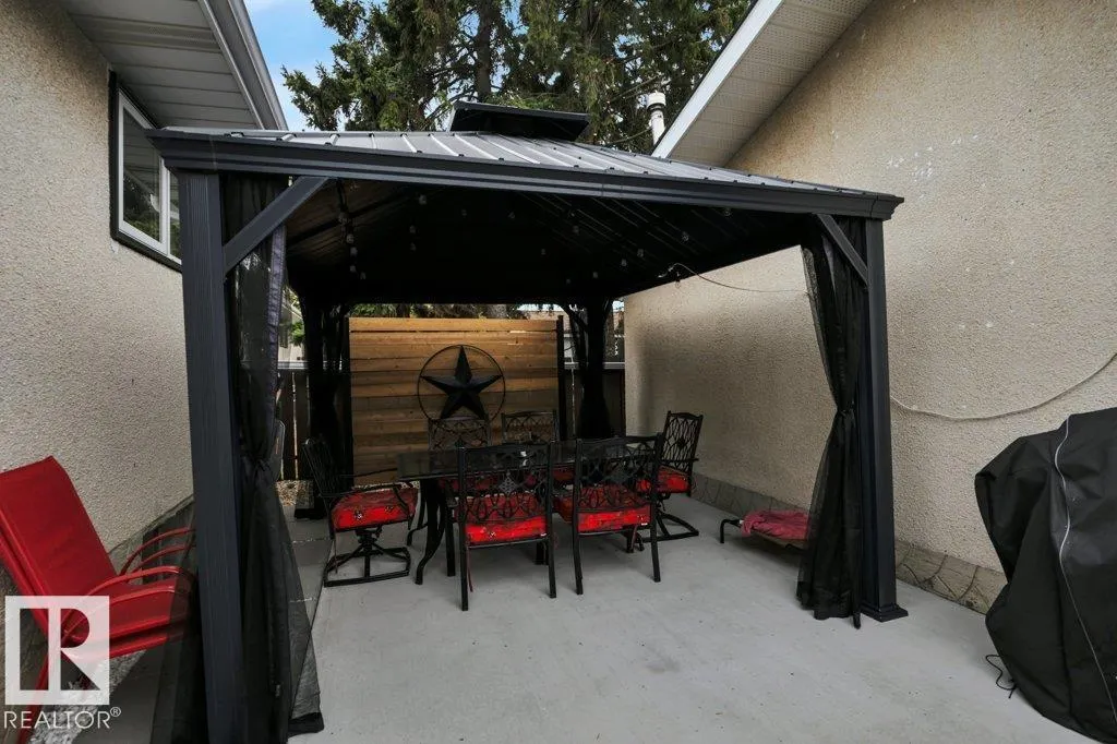 62 CORINTHIA DR