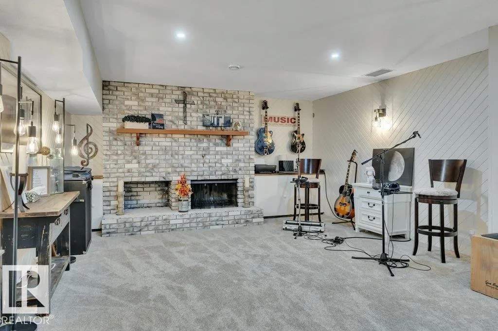 62 CORINTHIA DR