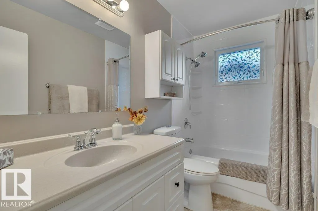 62 CORINTHIA DR