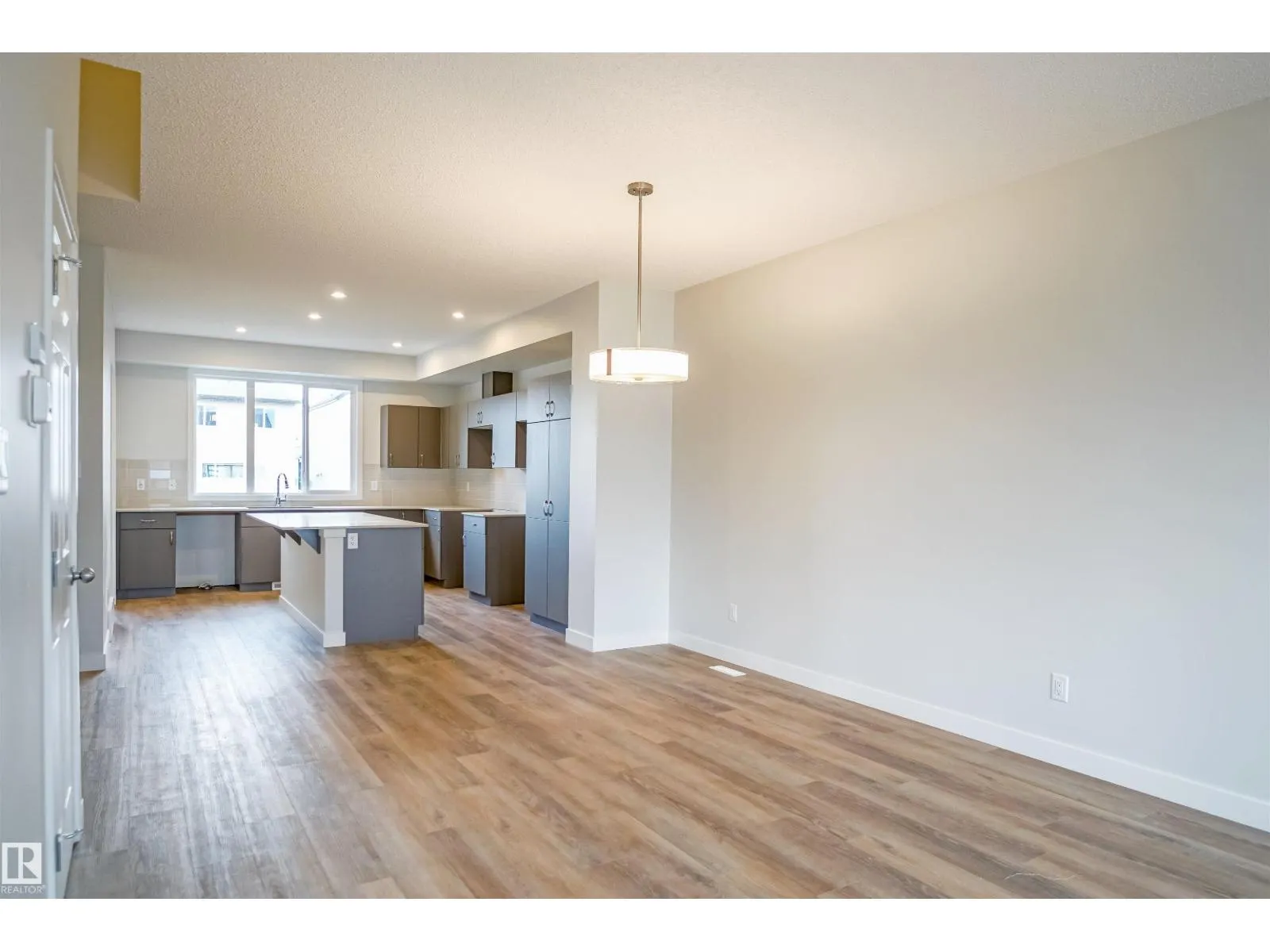 18141 73A ST NW