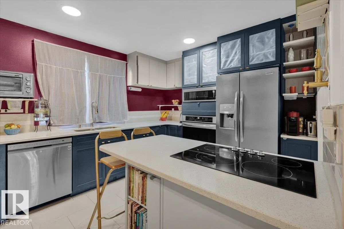 1033 VILLAGE DR