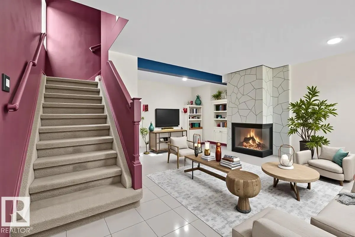 1033 VILLAGE DR