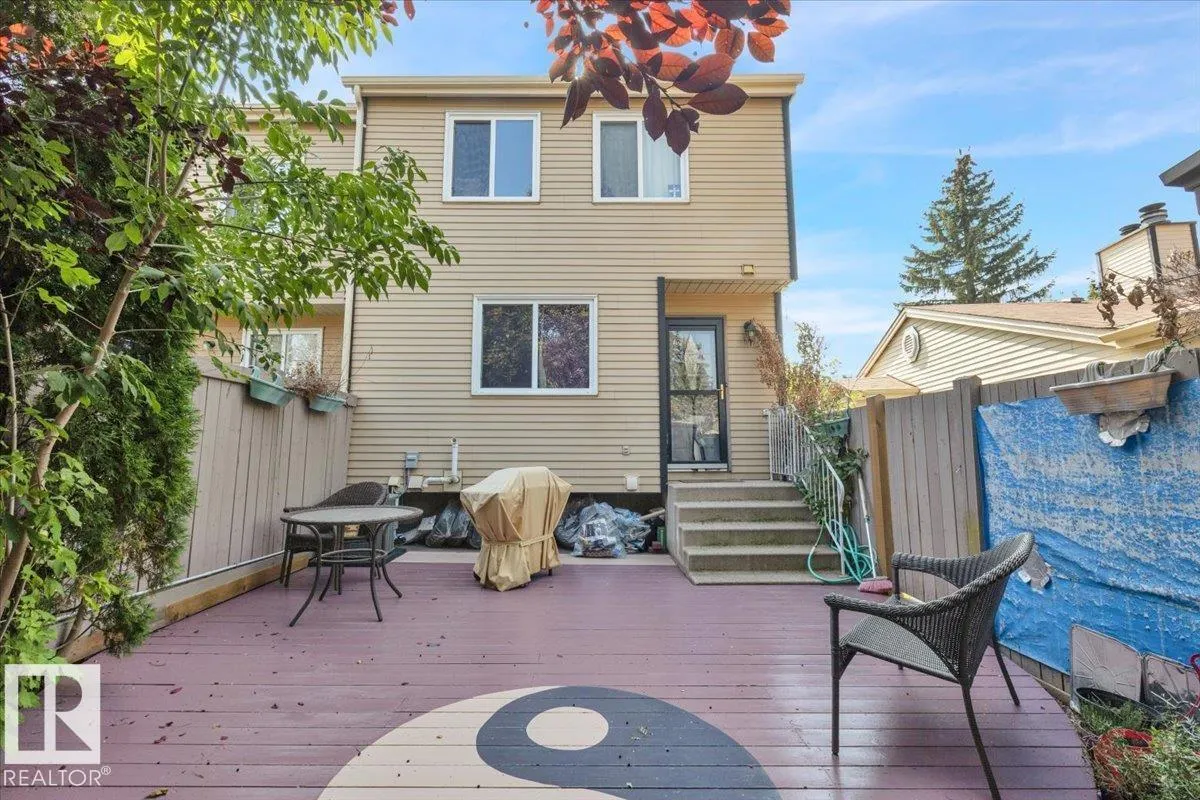 1033 VILLAGE DR