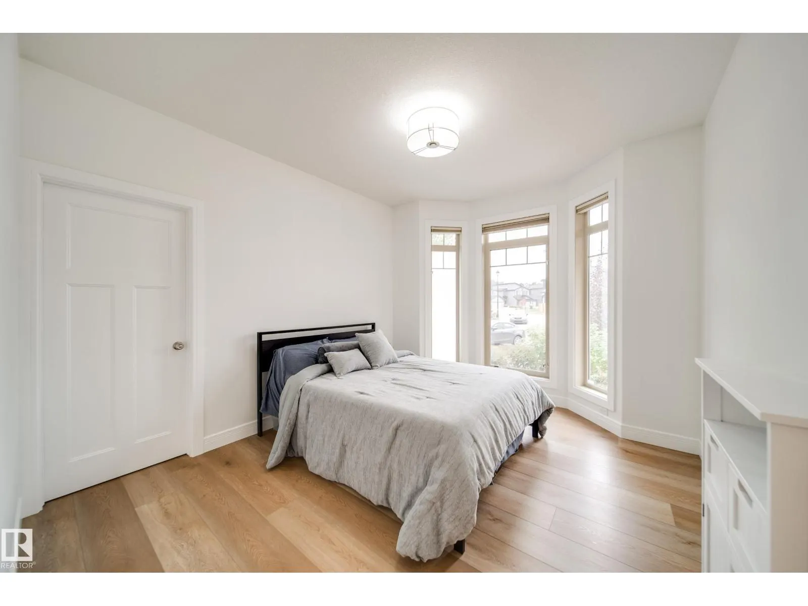 248 RAVINE DR