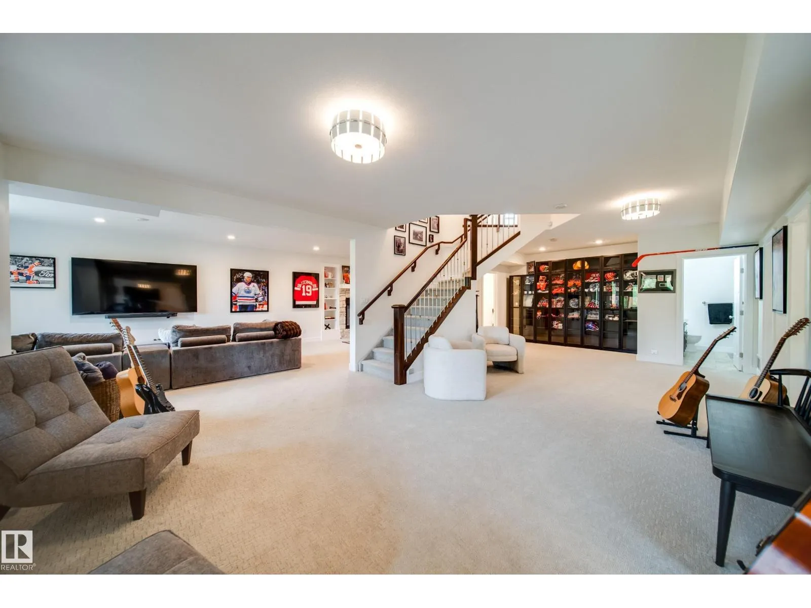 248 RAVINE DR