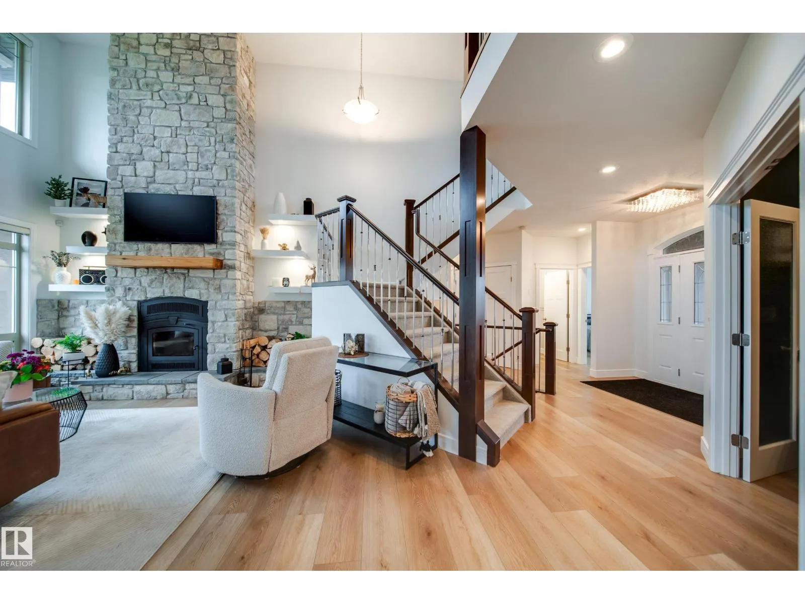 248 RAVINE DR
