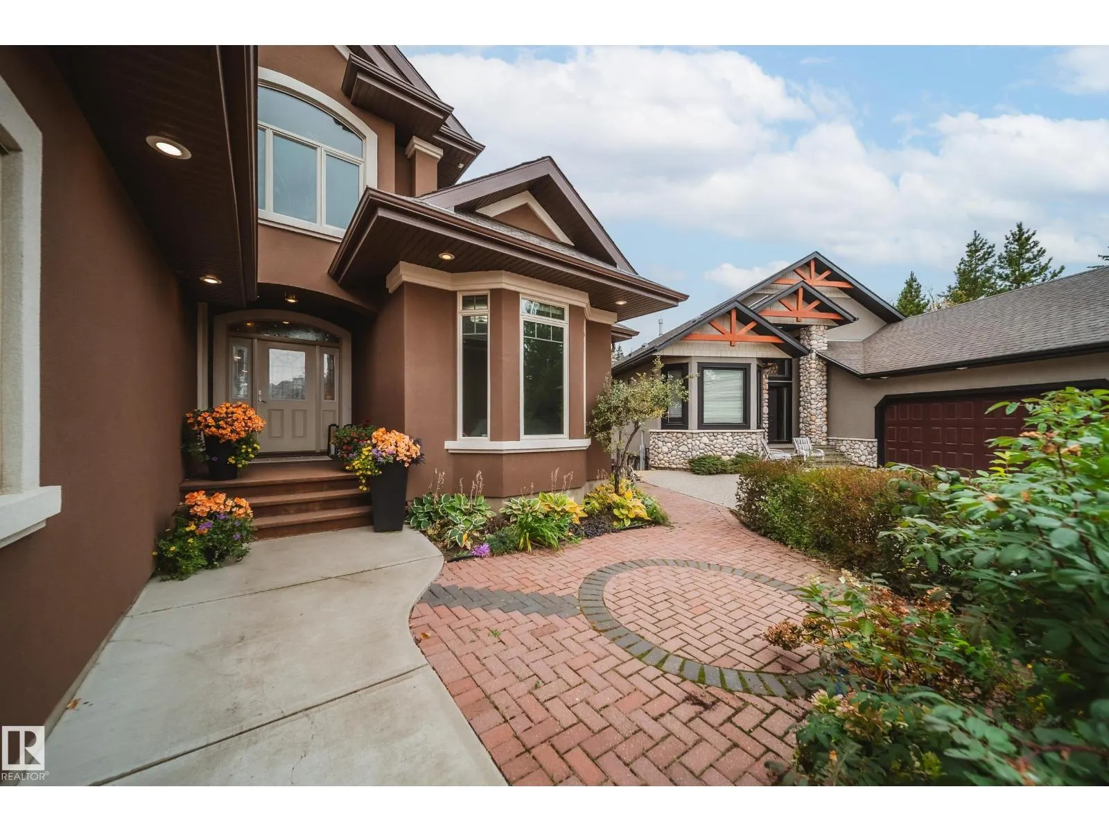 248 RAVINE DR