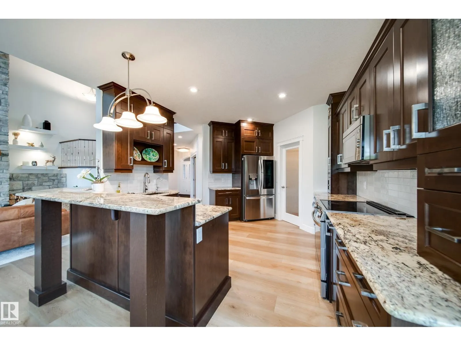 248 RAVINE DR