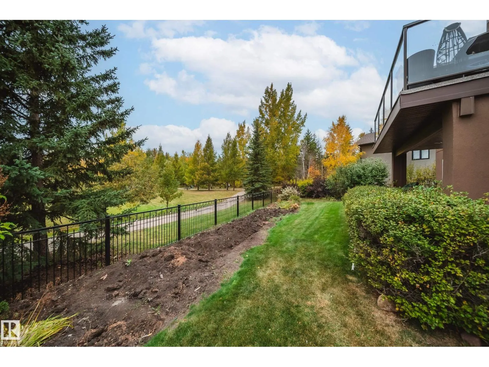248 RAVINE DR