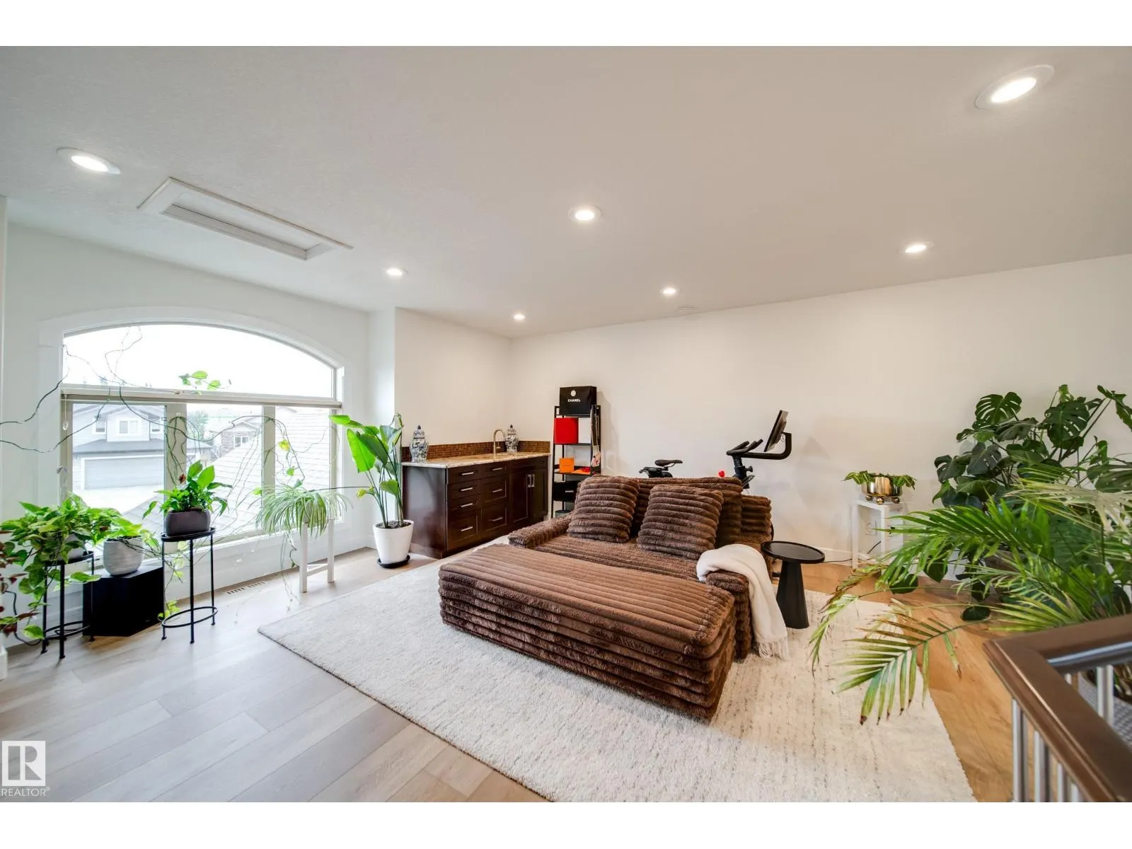 248 RAVINE DR