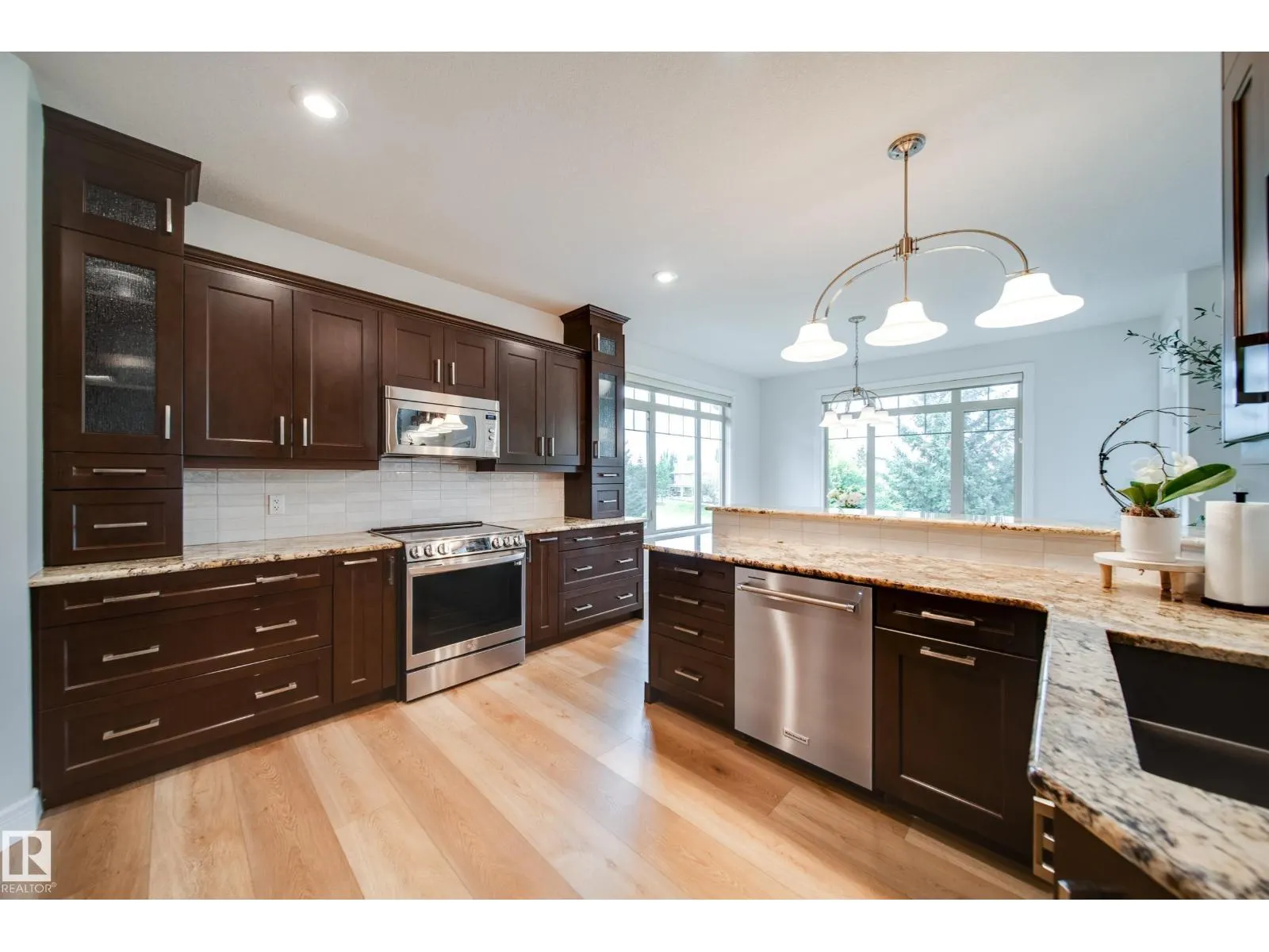 248 RAVINE DR
