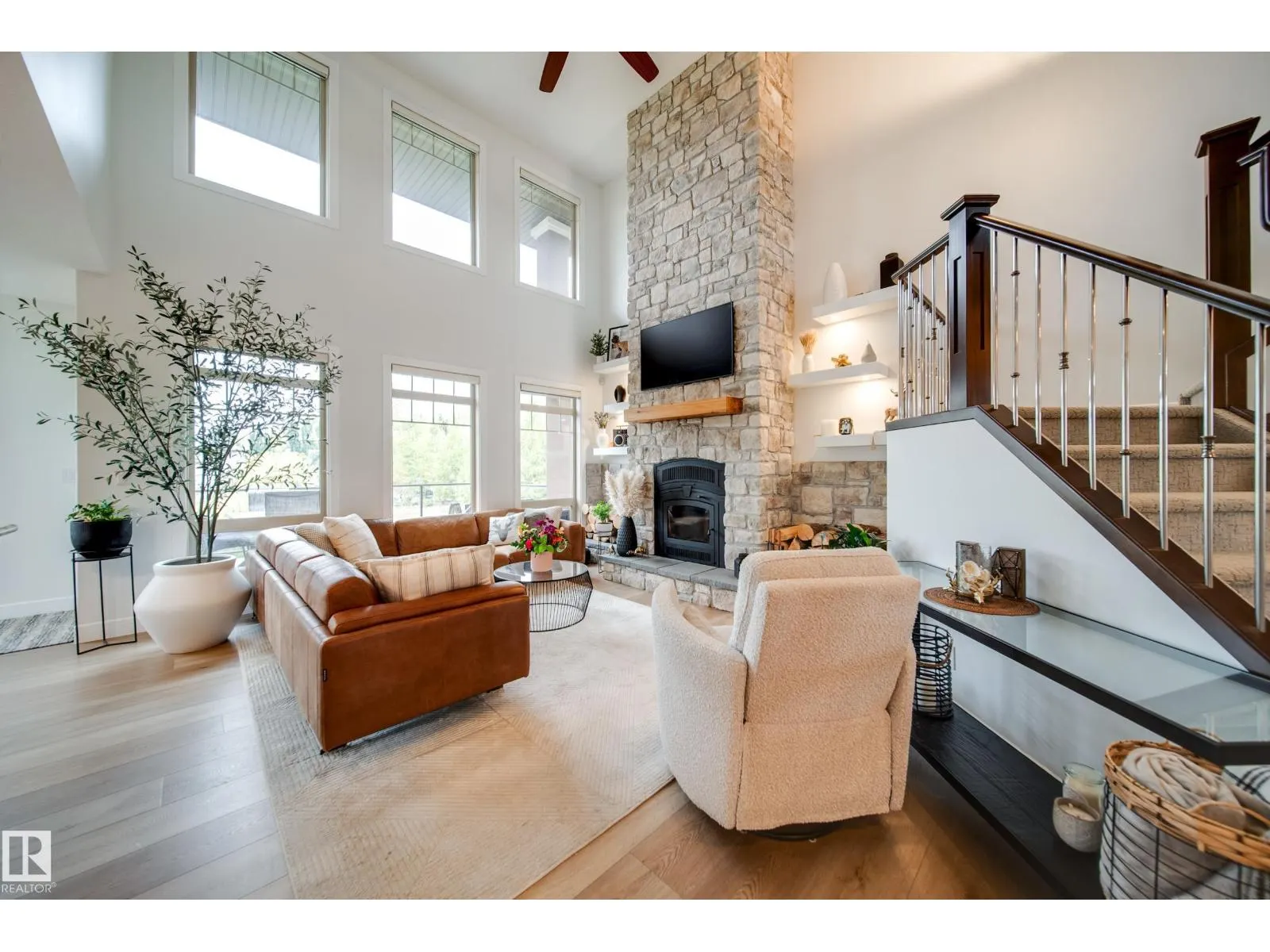 248 RAVINE DR