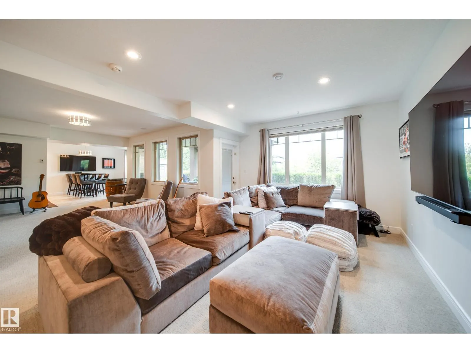 248 RAVINE DR