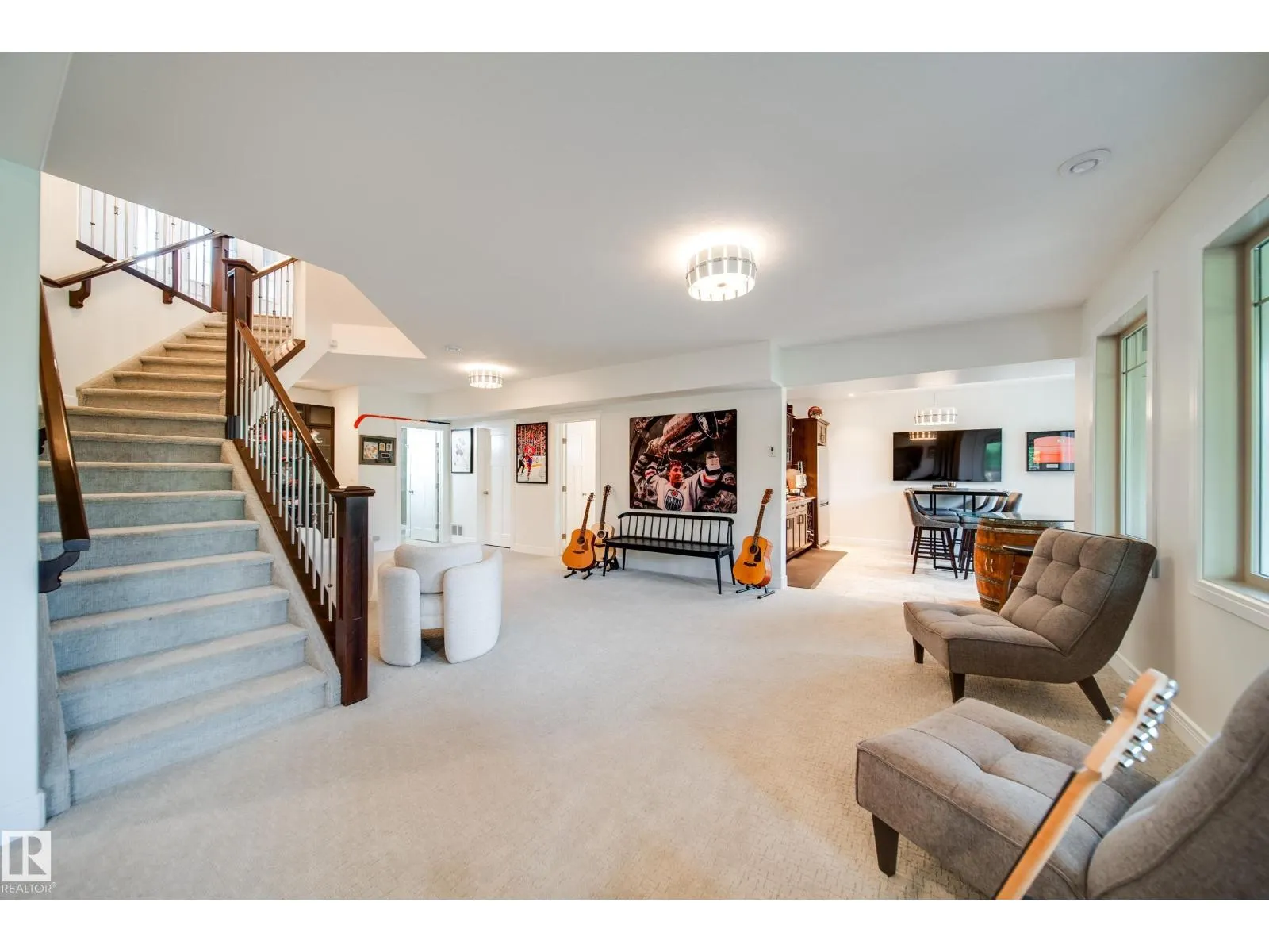 248 RAVINE DR