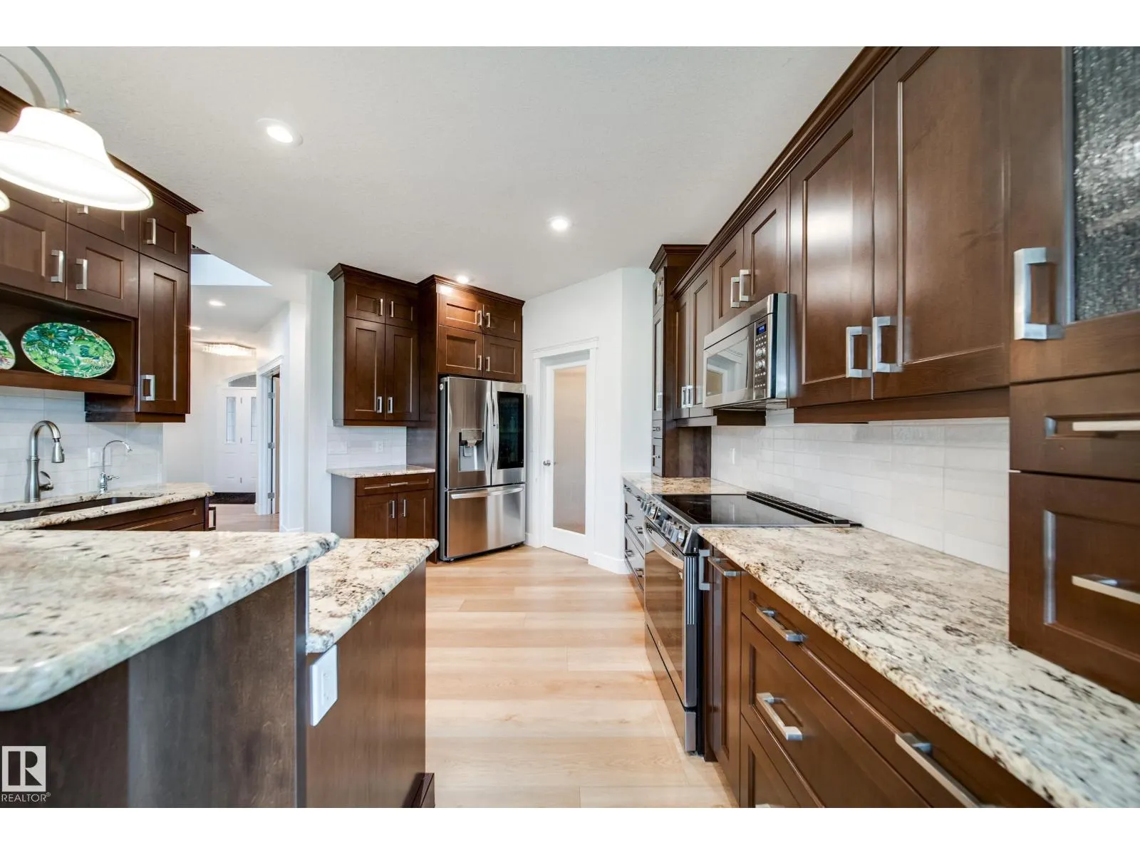 248 RAVINE DR