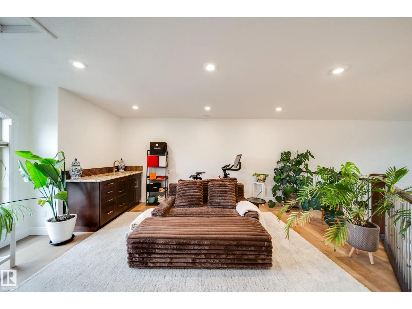 248 RAVINE DR