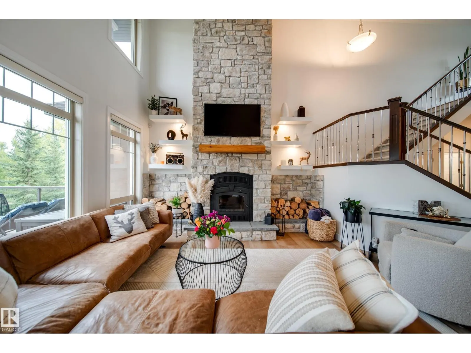 248 RAVINE DR