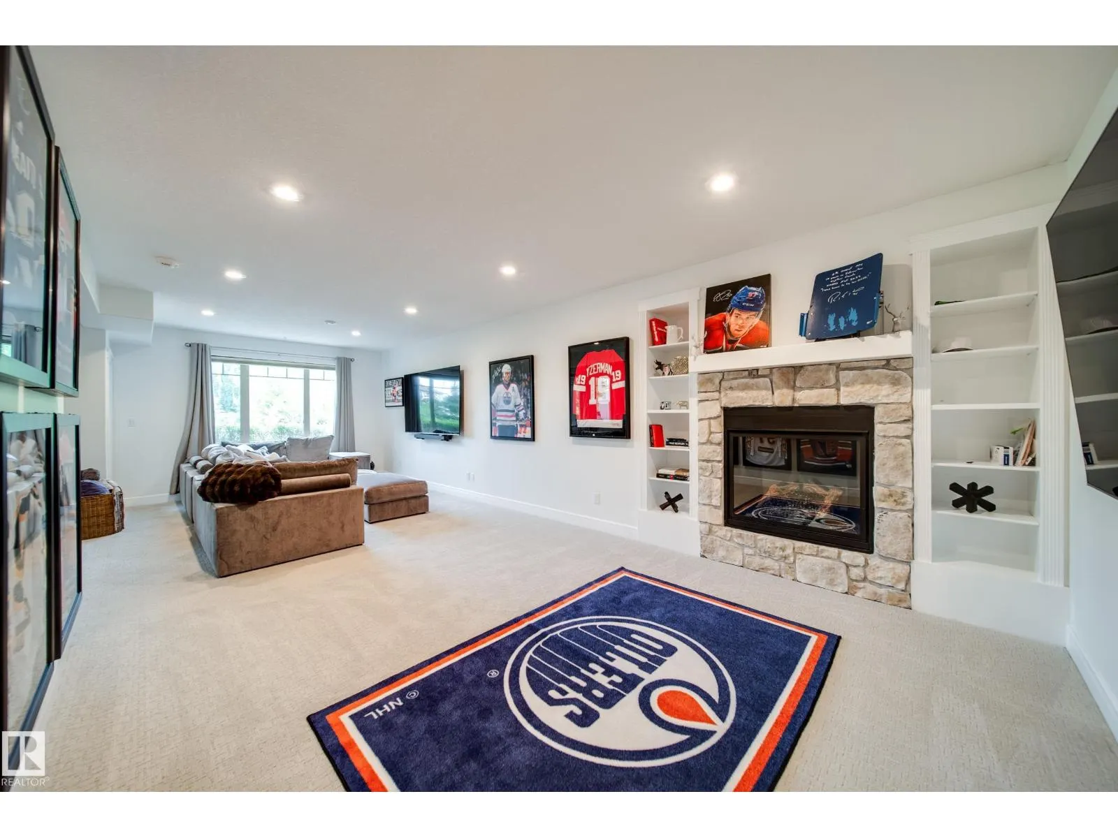 248 RAVINE DR
