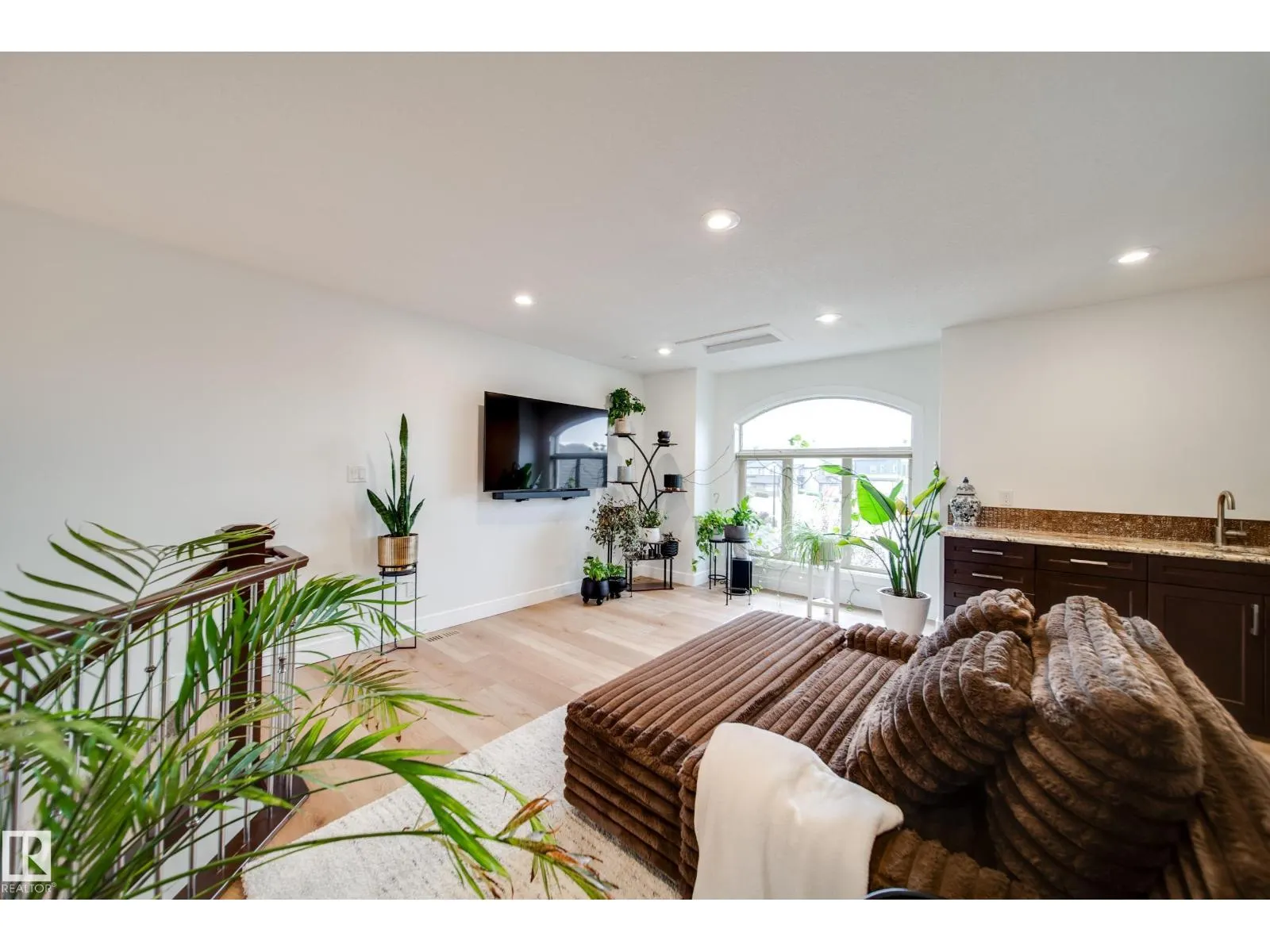 248 RAVINE DR