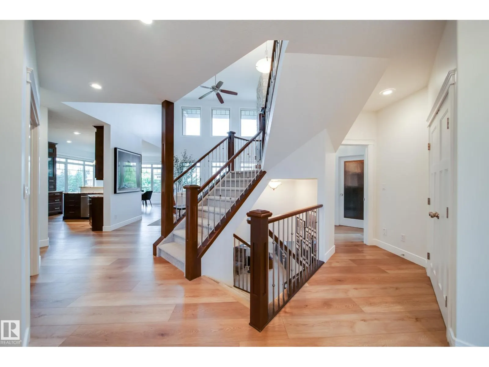 248 RAVINE DR