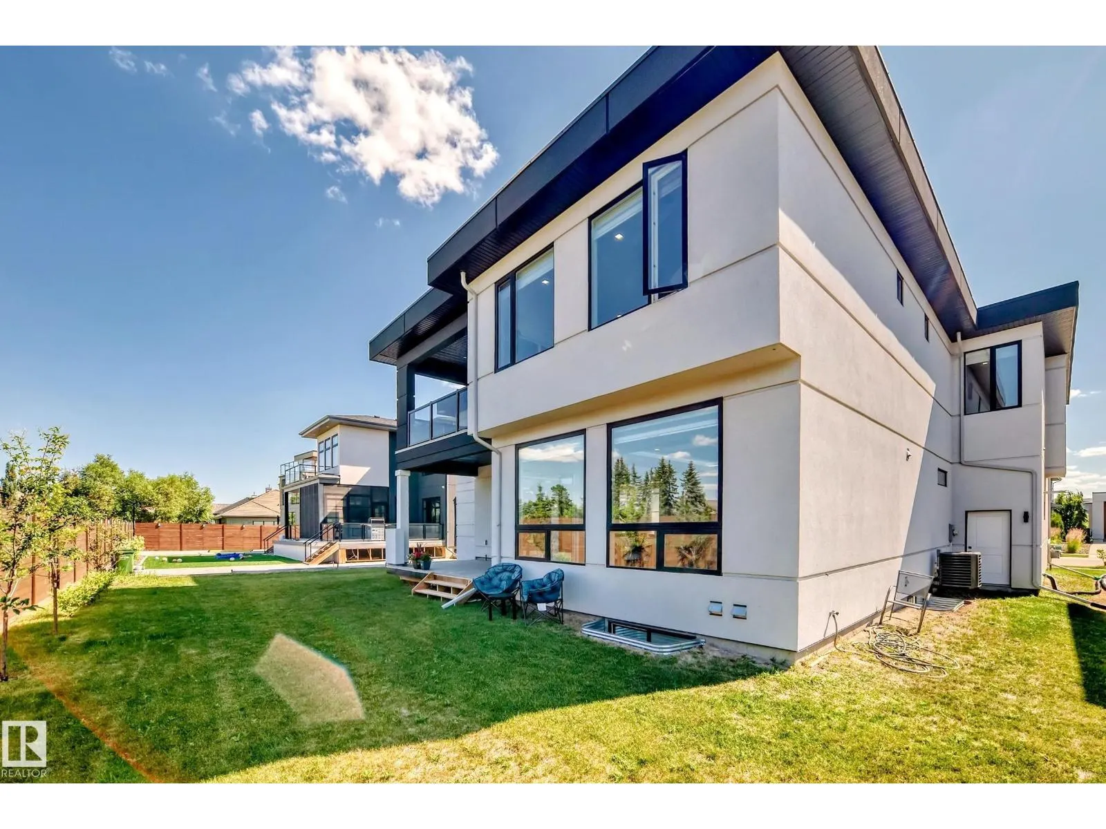 2747 WHEATON DR NW