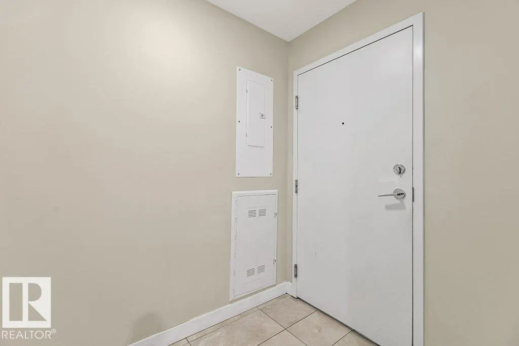 #305 9907 91 AV NW