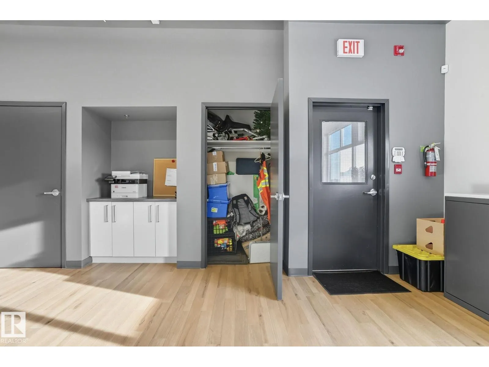 #201 5677 99 ST NW