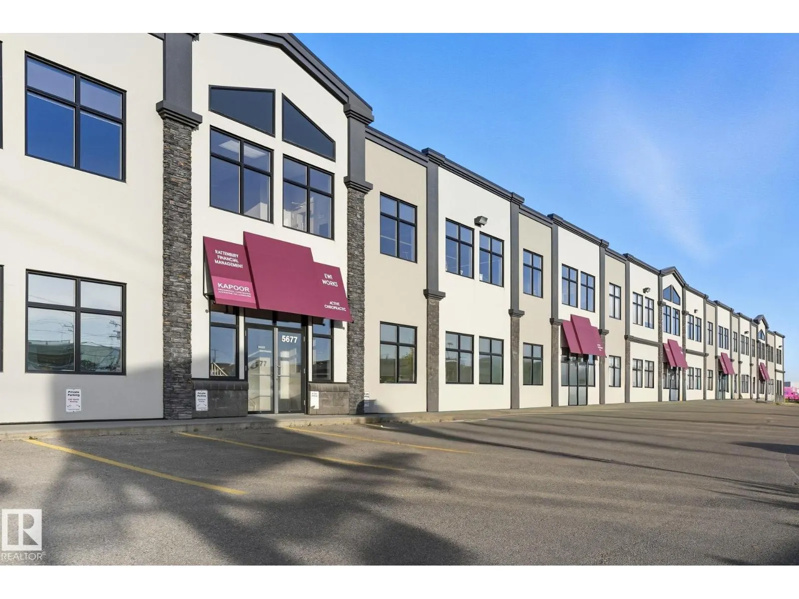 #201 5677 99 ST NW