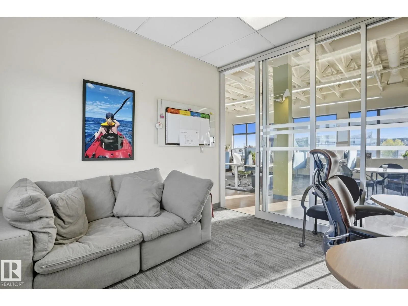 #201 5677 99 ST NW