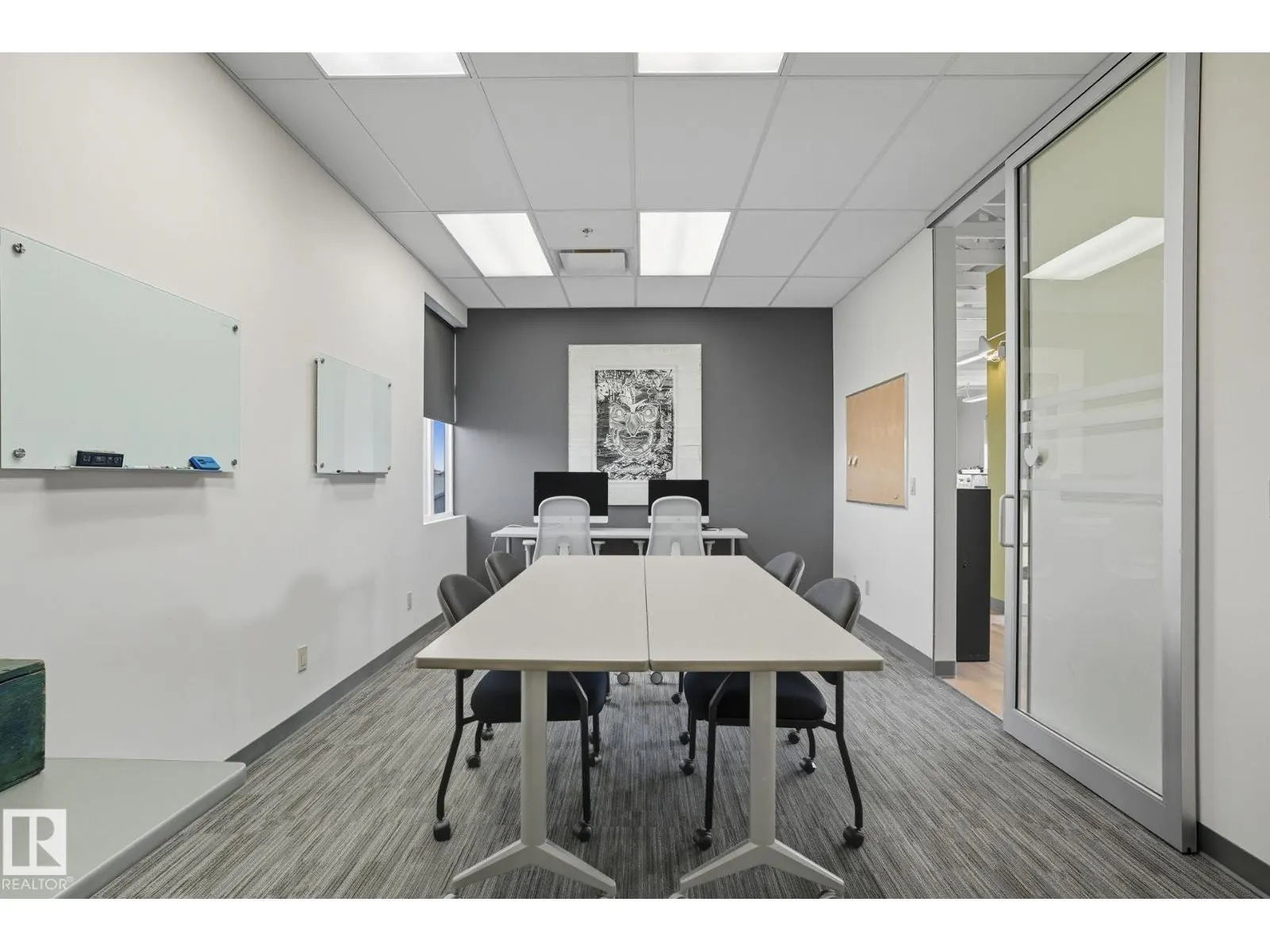 #201 5677 99 ST NW