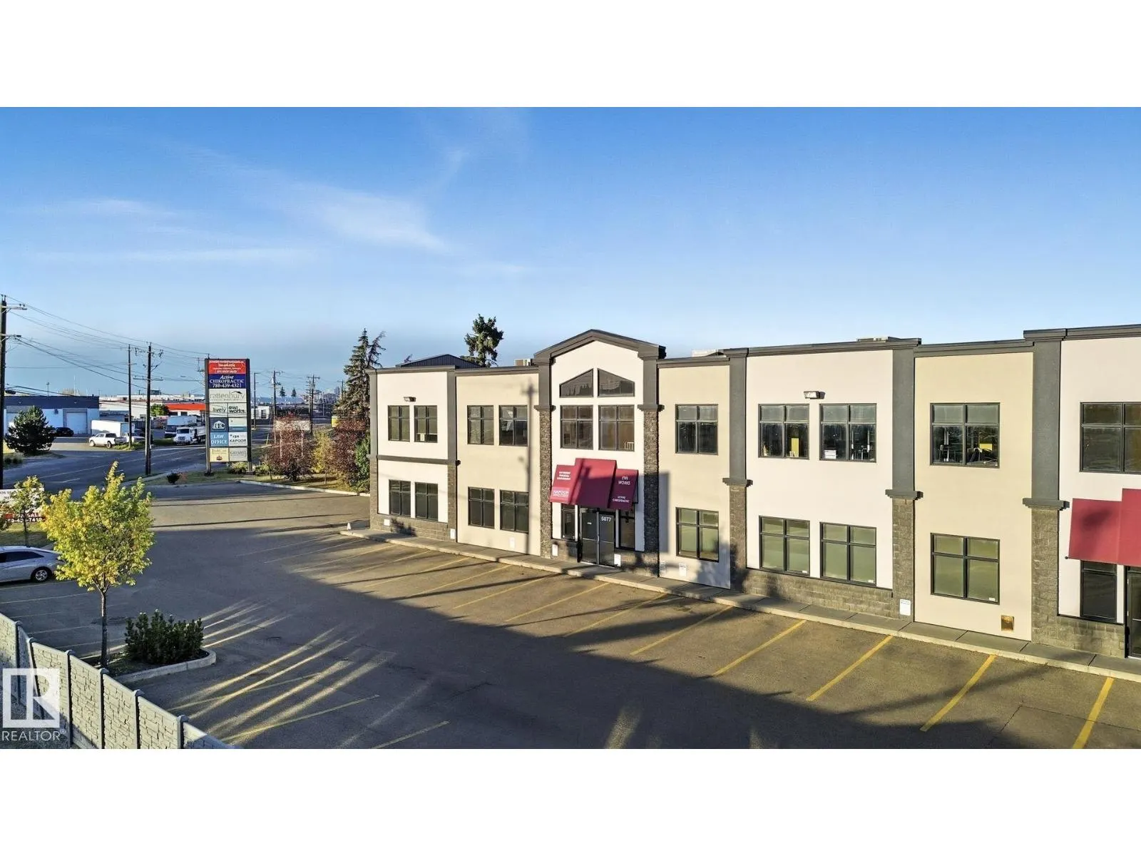 #201 5677 99 ST NW