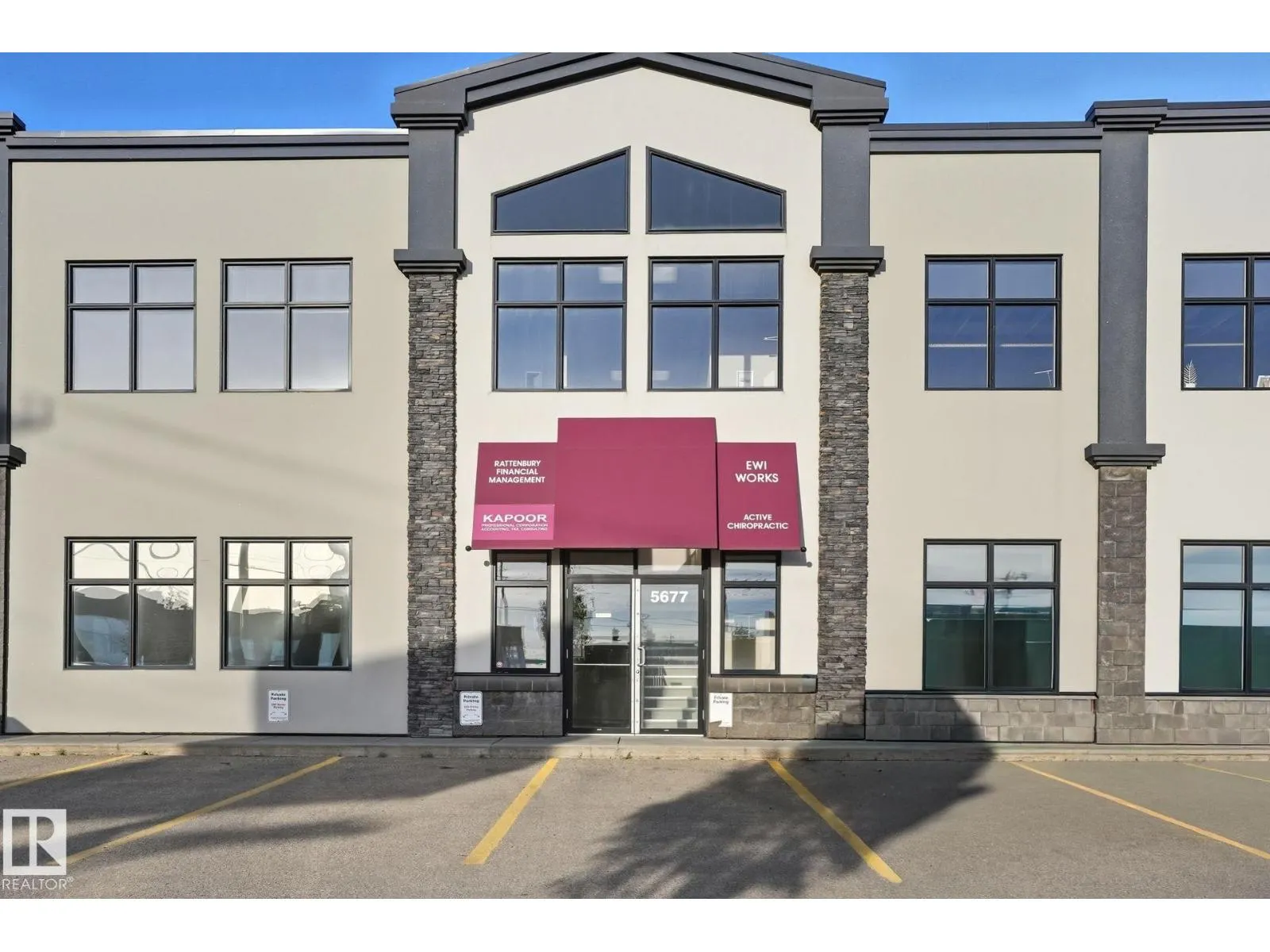 #201 5677 99 ST NW
