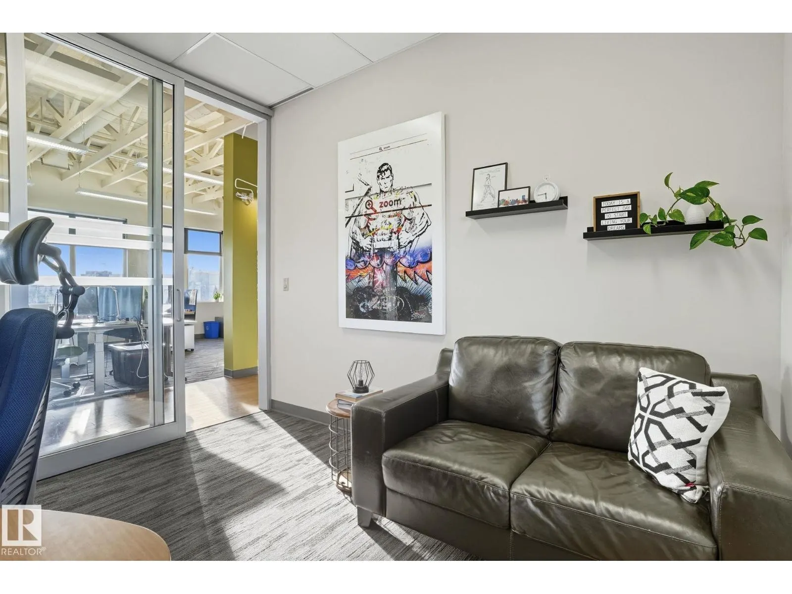 #201 5677 99 ST NW