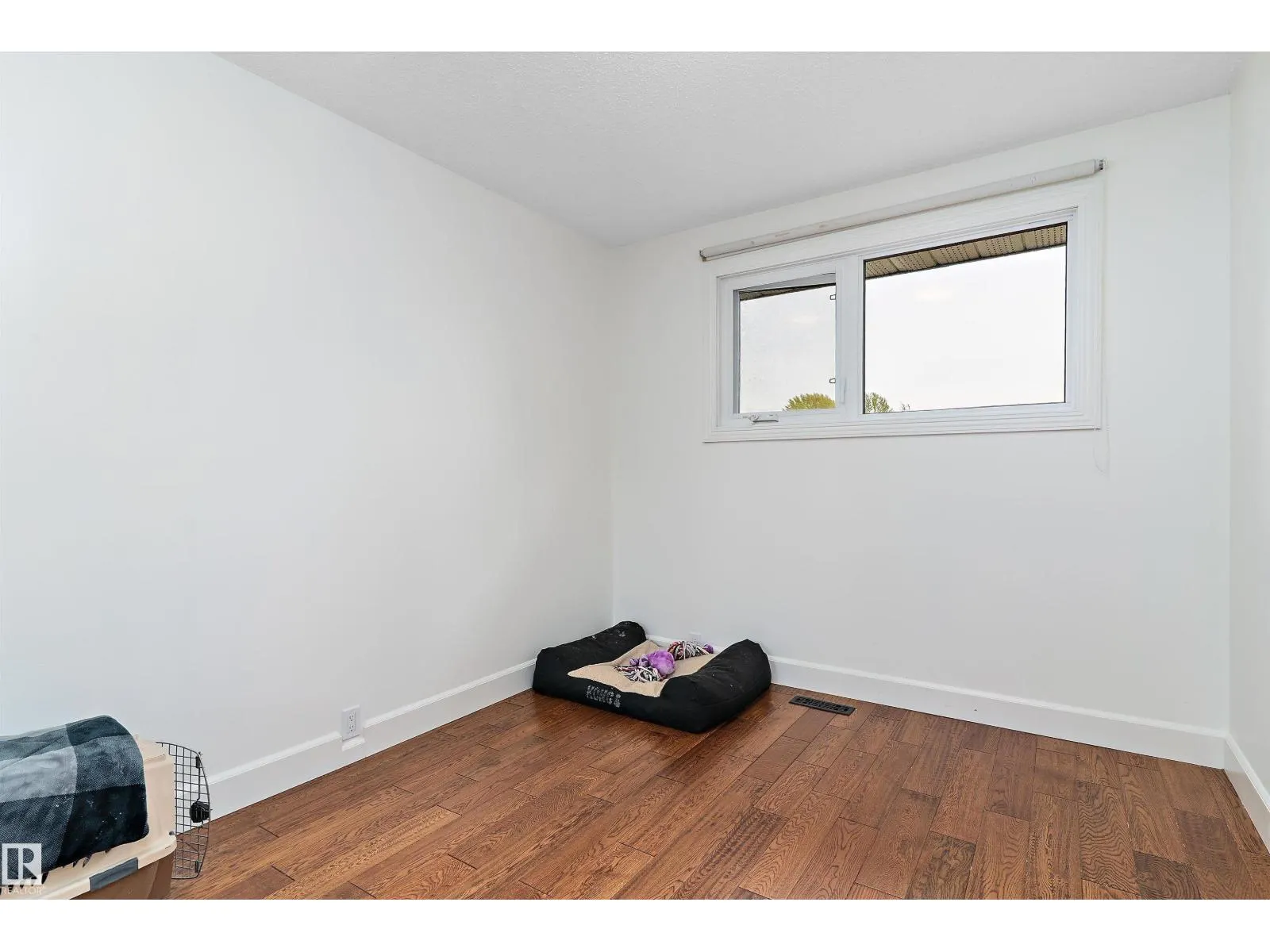 25 GRANT AV