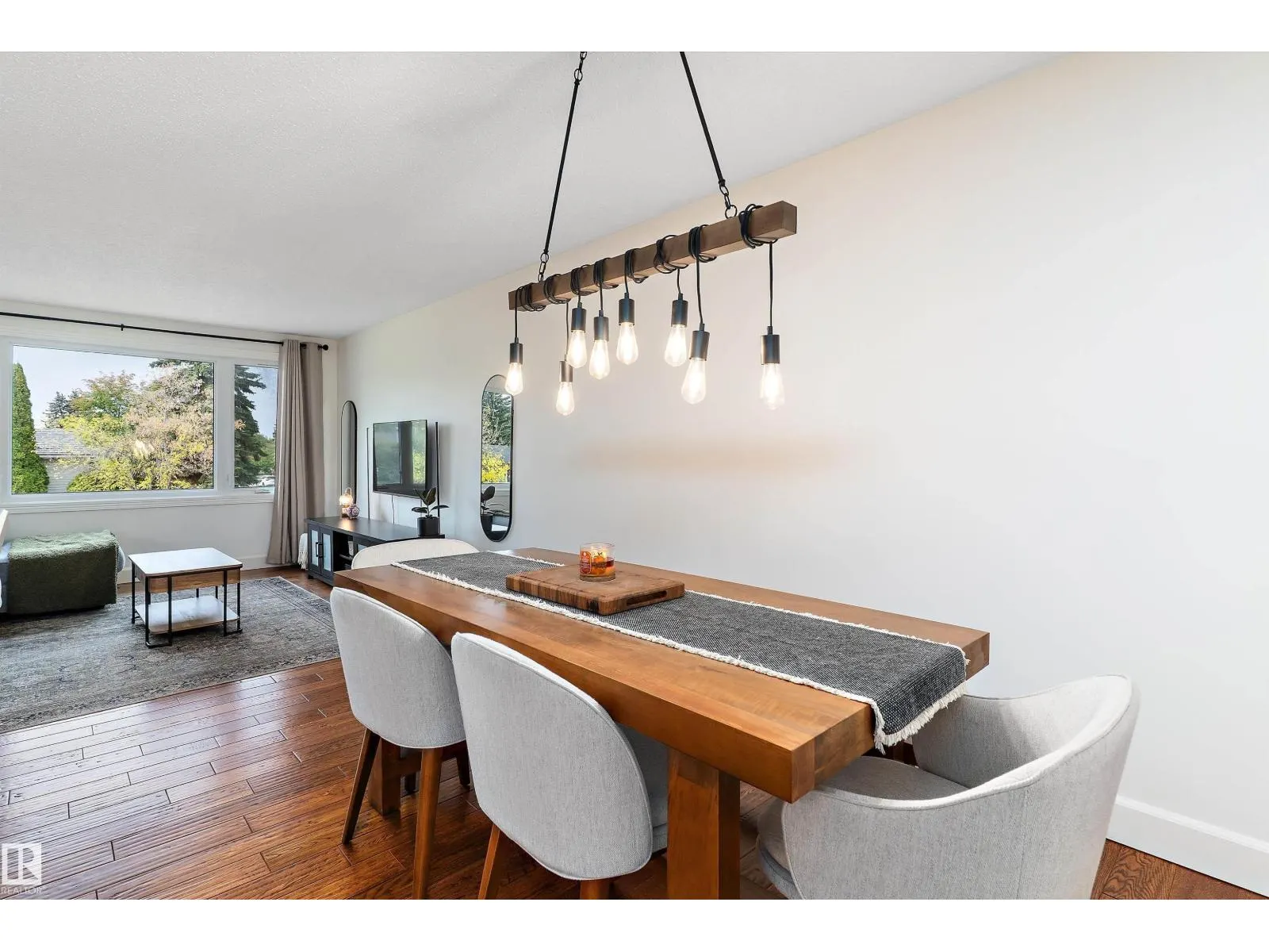 25 GRANT AV