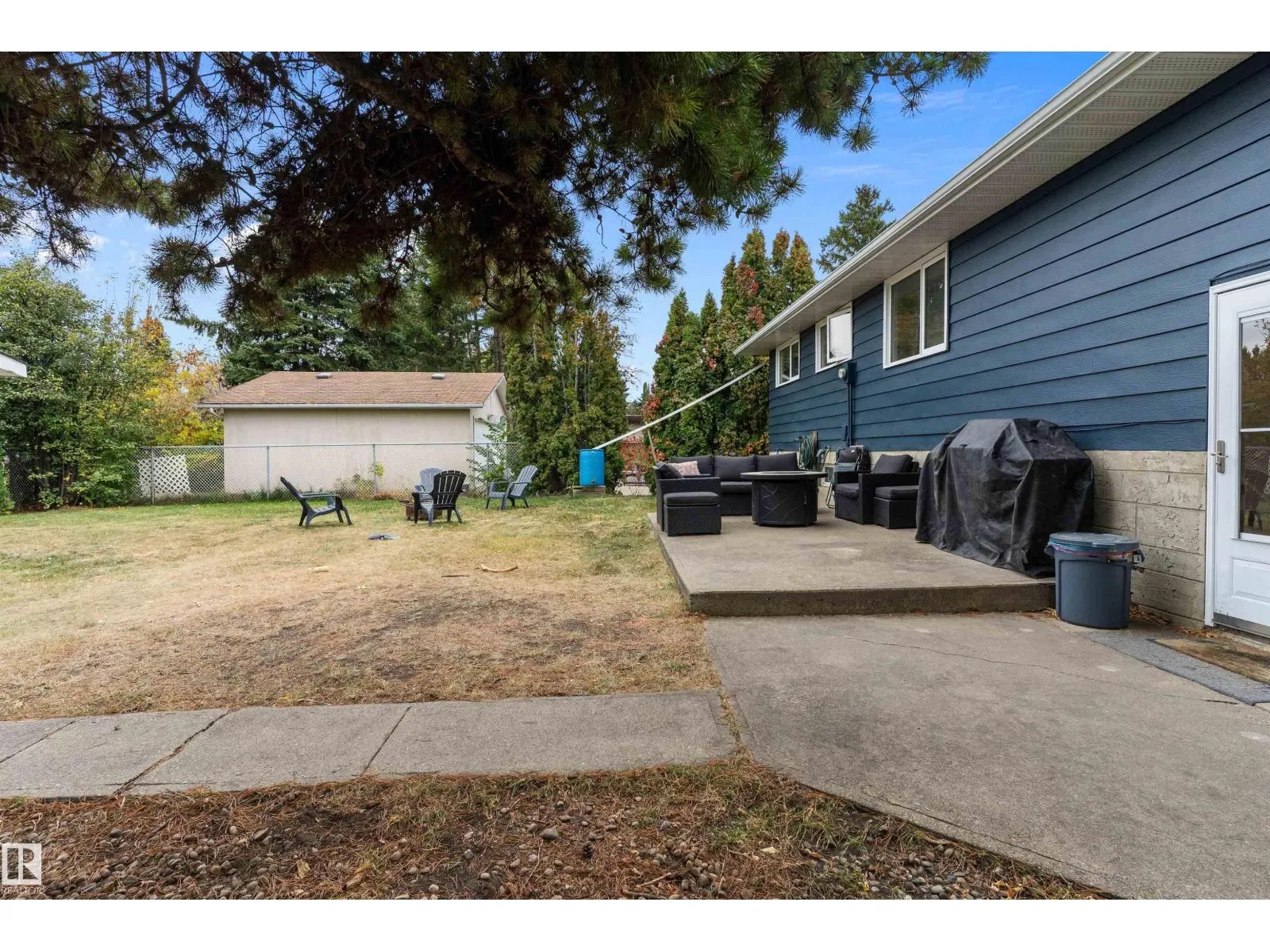 25 GRANT AV